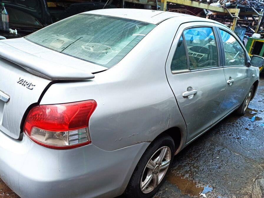  Toyota YARIS  USADO